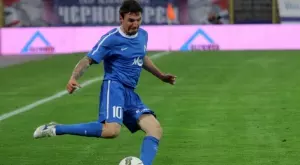 {{ otherArticle[0].article.title }}