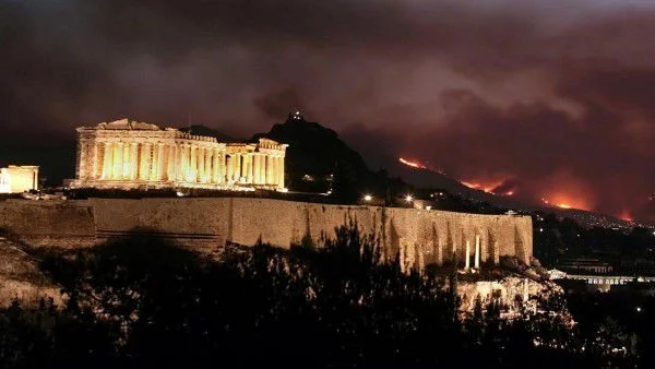 За 6 месеца гърците са изтеглили 35 млрд. евро от банките 