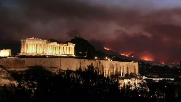 Гърция отваря "спящи сметки", за да плати на МВФ