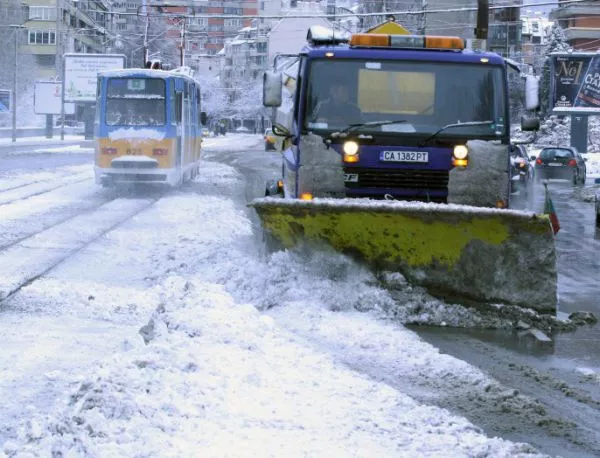 Фандъкова увеличи броя на снегорините в столицата