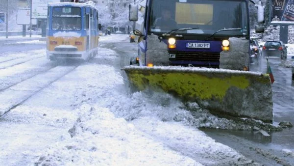 Фандъкова увеличи броя на снегорините в столицата