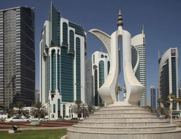 МВФ: Катарската криза може да забави растежа в Персийския залив
