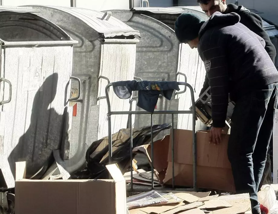 "Щом си бездомен, си боклук": Съдби от улиците на София