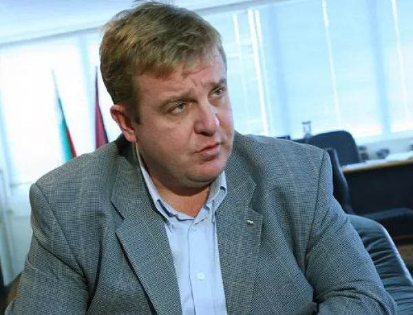 Каракачанов: Автоматично и по бърза процедура да се даде гражданство на българите в Крим