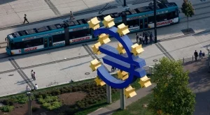 ЕЦБ увеличи кредитната помощ за гръцките банки с 800 млн.евро 