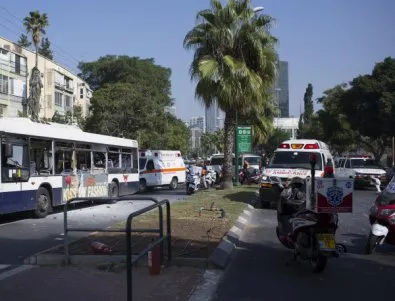 Няколко души са в неизвестност, след като се срути сграда в Тел Авив