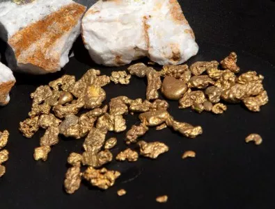 Лекари извадиха пет килограма злато от корема на индиец