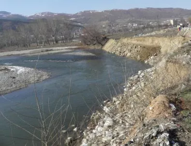 Нивото на река Струма е повишено, но не опасно