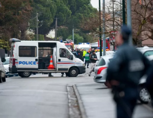 Двама загинали и един тежко ранен след атака с нож в Трапс, Франция