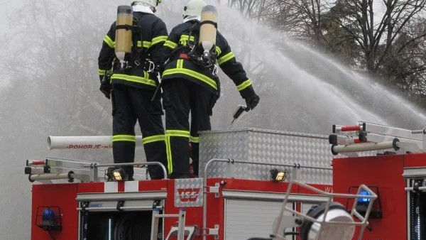Пожарникарите готвят протест