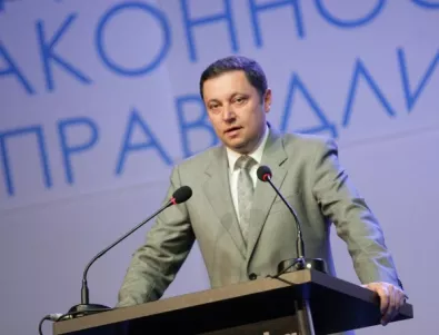 Яне Янев със сигнал до вътрешния министър за купуване на гласове