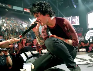 Green Day представиха още една песен от новия си албум (Видео)