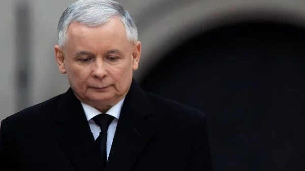 Лидерът на управляващата партия в Полша иска повече пари за отбрана