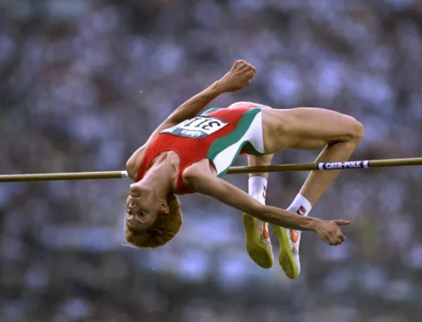 Стефка Костадинова поставя световен рекорд в скока на височина - 209 см
