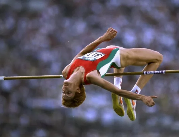 Стефка Костадинова поставя световен рекорд в скока на височина – 209 см