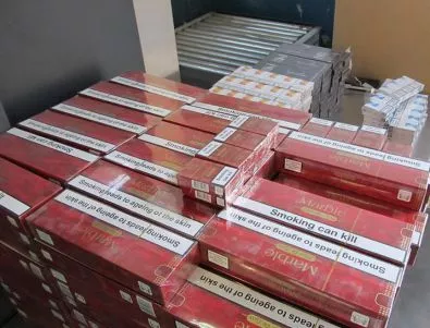 Заловиха 650 000 къса контрабандни цигари на ферибот във Варна