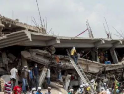 Пететажна сграда се срути в Истанбул 