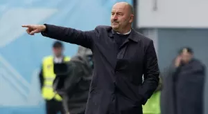 Конспирация от Москва: Ференцварош паднал от фарьорците, за да изгонят руския си треньор