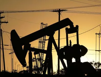 ОПЕК, Оман и Русия са готови на среща за намаляване на производството на петрол
