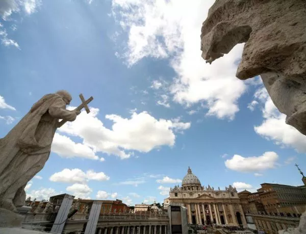 Задържани в Италия терористи планирали атентат срещу Ватикана