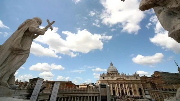 Задържани в Италия терористи планирали атентат срещу Ватикана