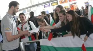 Матей да забрави за народната любов!