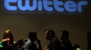 Акциите на Twitter удариха историческо дъно  