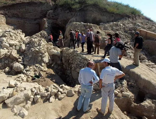 Откриха непознати на европейската древност съоръжения при разкопки в Провадия