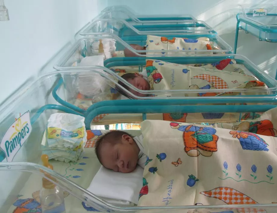 Световен рекорд: Жена в ЮАР роди 10 близнаци 