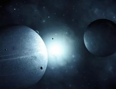 Астрономи откриха умалено копие на Слънчевата система 