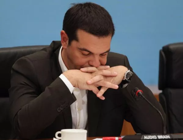 Ципрас отстъпи пред еврозоната и МВФ - засега