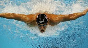 СНИМКА: 10 години след като срещнеш своя идол... 