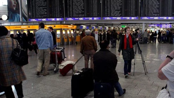 Великобритания въвежда паспортен контрол