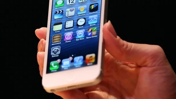 Дамите в САЩ и Англия предпочитат iPhone 5C 