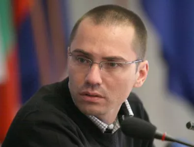 Джамбазки: Лъжа са твърденията, че Каракачанов притежава недекларирани имоти