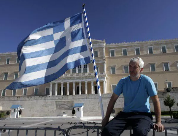 До края на годината Гърция взема половината от договорените 86 млрд. евро