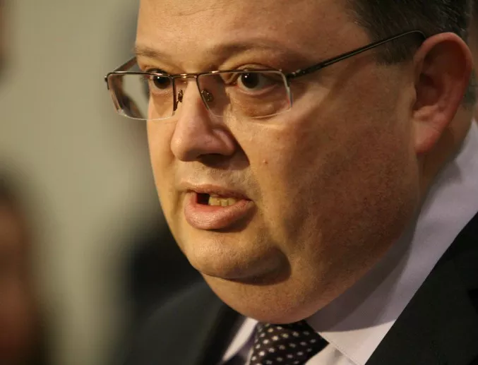 Цацаров пита КС дали да "оптимизира" прокуратурите в страната