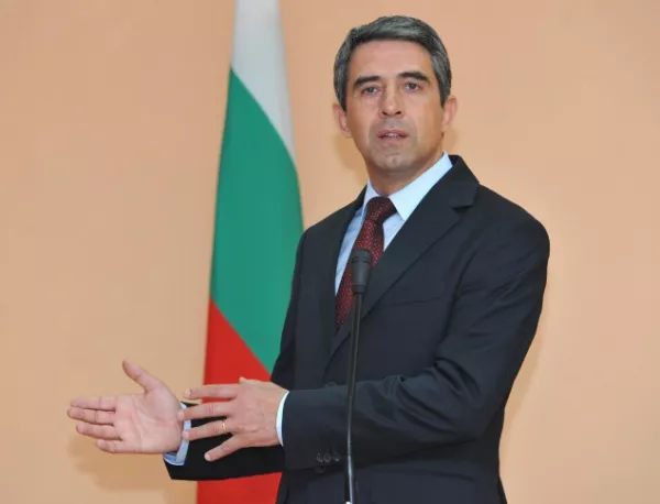 Плевнелиев: България ще вземе решение за КТБ през октомври 