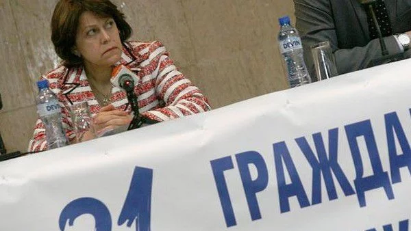 Дончева: Оставянето на Писанчев и Лазаров ще вкара Борисов в капан