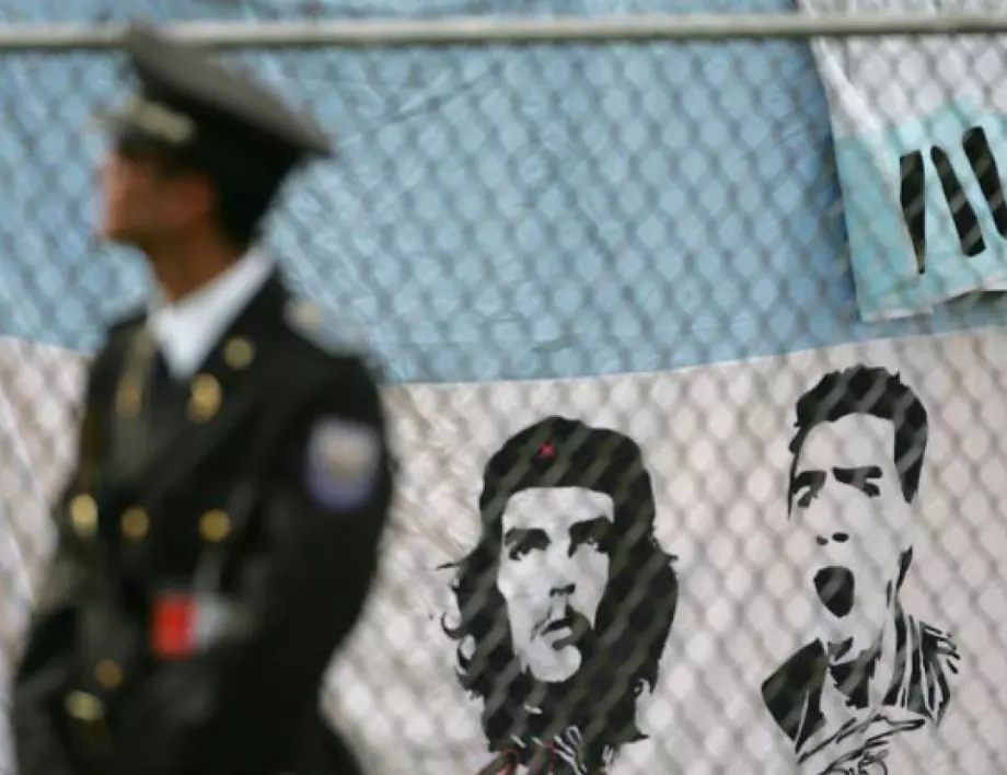 Еквадор обяви посланика на Мексико за персона нон грата 