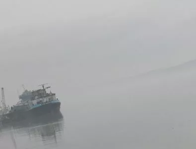 Украински кораб експлодира близо до зоната на конфликта в Източна Украйна
