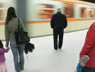 Участъкът от метрото до Летище София е готов наполовина