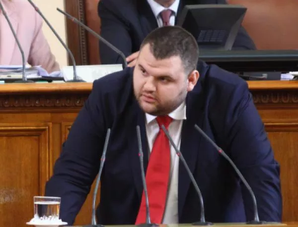 Неофициално: Пеевски се връща в парламента