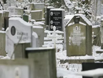 Асоциацията на погребалните фирми не изключва да има още незаконни погребения
