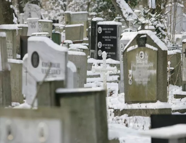 Общинската погребална агенция във Варна е работила незаконно в продължение на години
