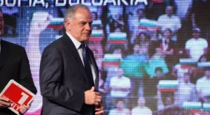 Въпреки обещанието за оттегляне: Данчо Лазаров ще води волейбола до 2021 година