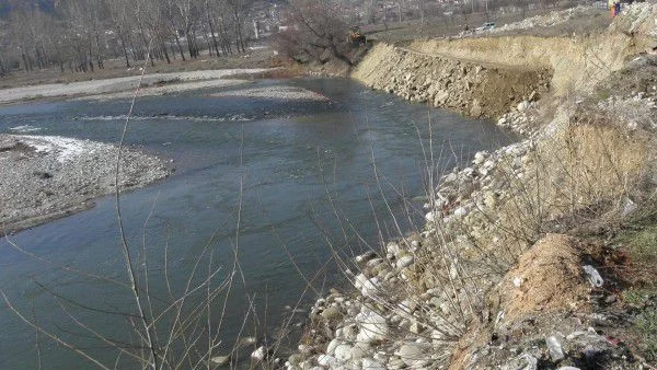 Почти всички реки са над праговете за високи води