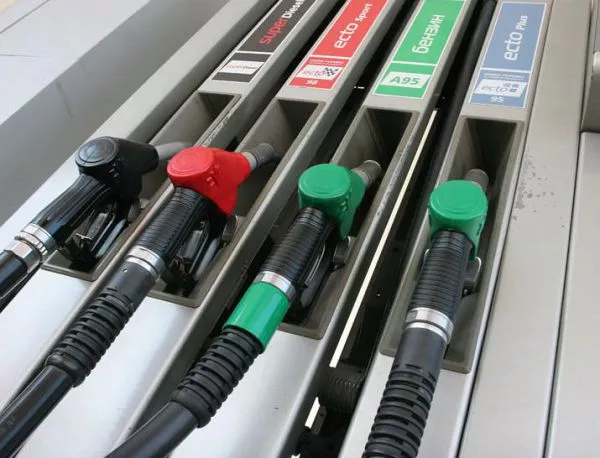 Ще повлияе ли гигантска глоба върху цените на горивата - мненията са различни