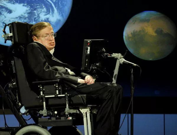 Стивън  Хокинг помага на милиони парализирани да проговорят