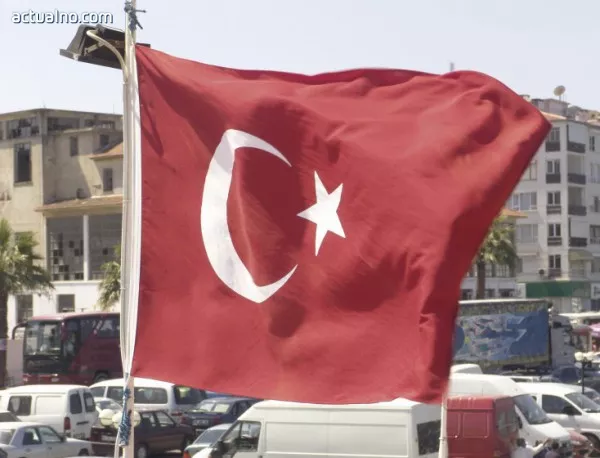 Турското правителство уволни още 800 полицаи 
